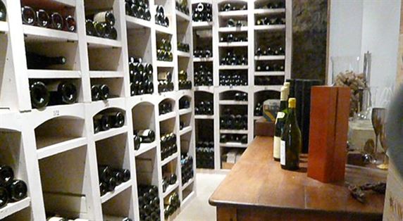 Vue de la cave des Délices du Sommelier